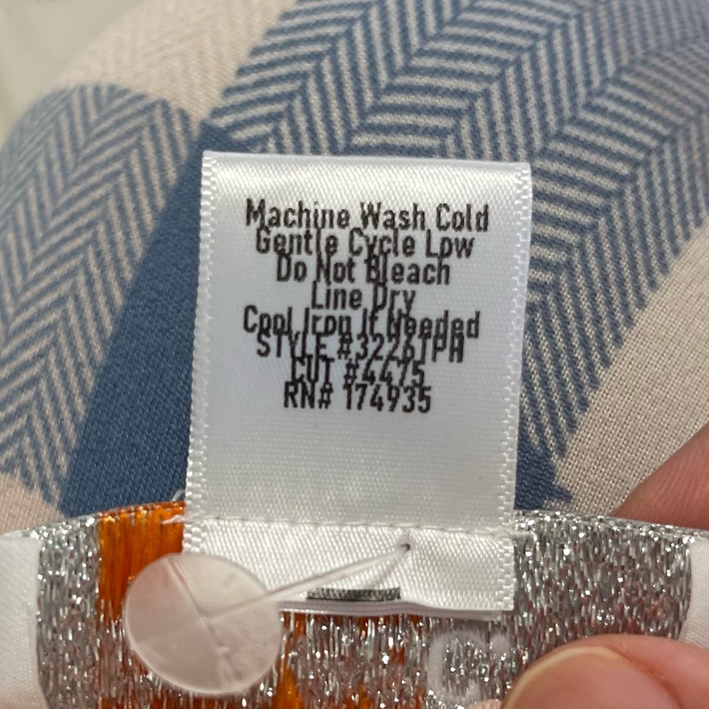 Nwot Solid Ruffle Notched Neck Top - image 4